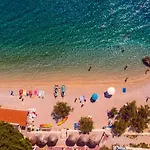 Casa Featuring A Sea View, Billiards, And Heated Pool Omiš