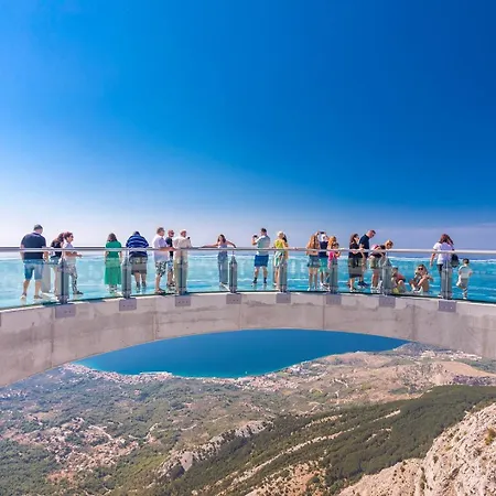 Casa Featuring A Sea View, Billiards, And Heated Pool Villa Omiš