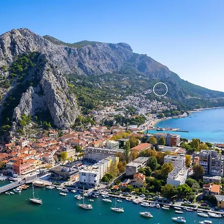 Casa Featuring A Sea View, Billiards, And Heated Pool Omiš
