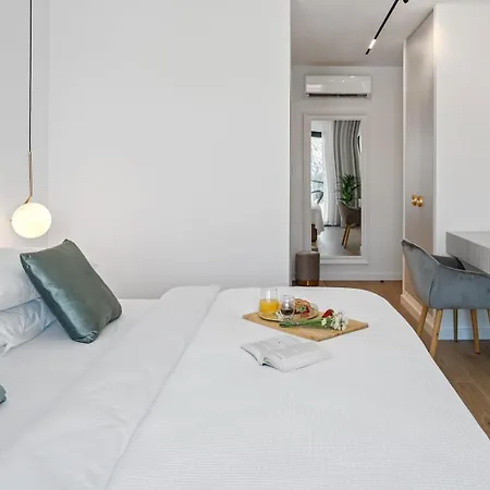 Casa Featuring A Sea View, Billiards, And Heated Pool Omiš